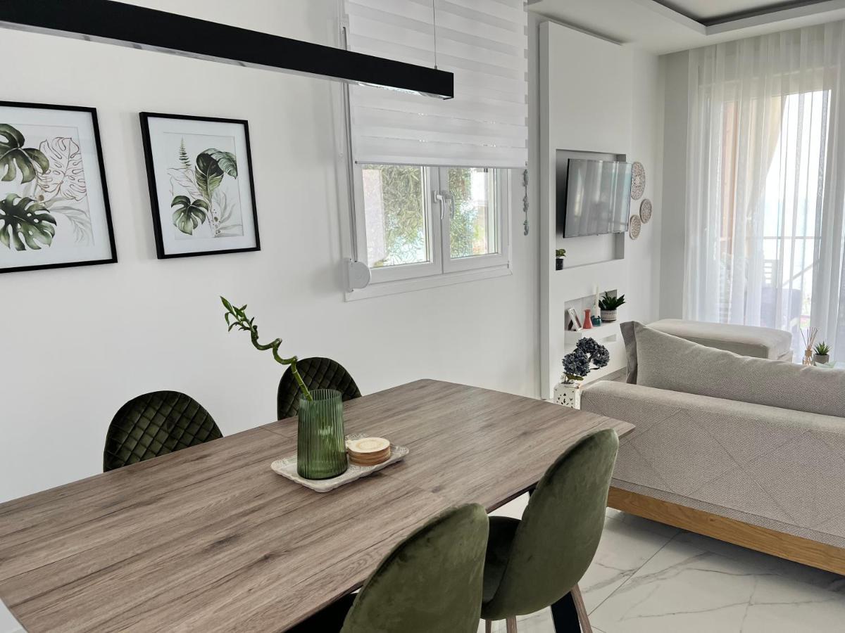 Beachfront Villa Athina Vergia Екстериор снимка