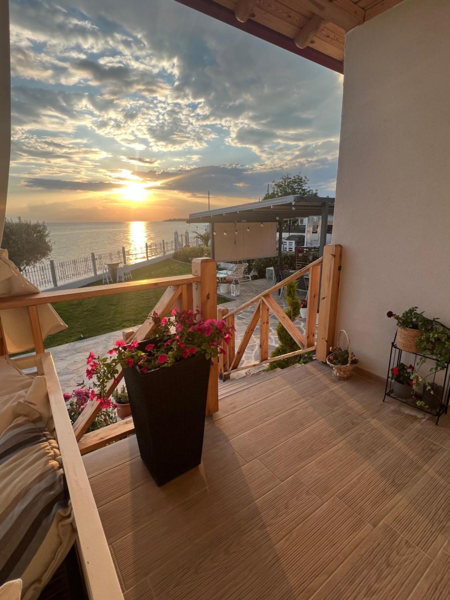 Beachfront Villa Athina Vergia Екстериор снимка