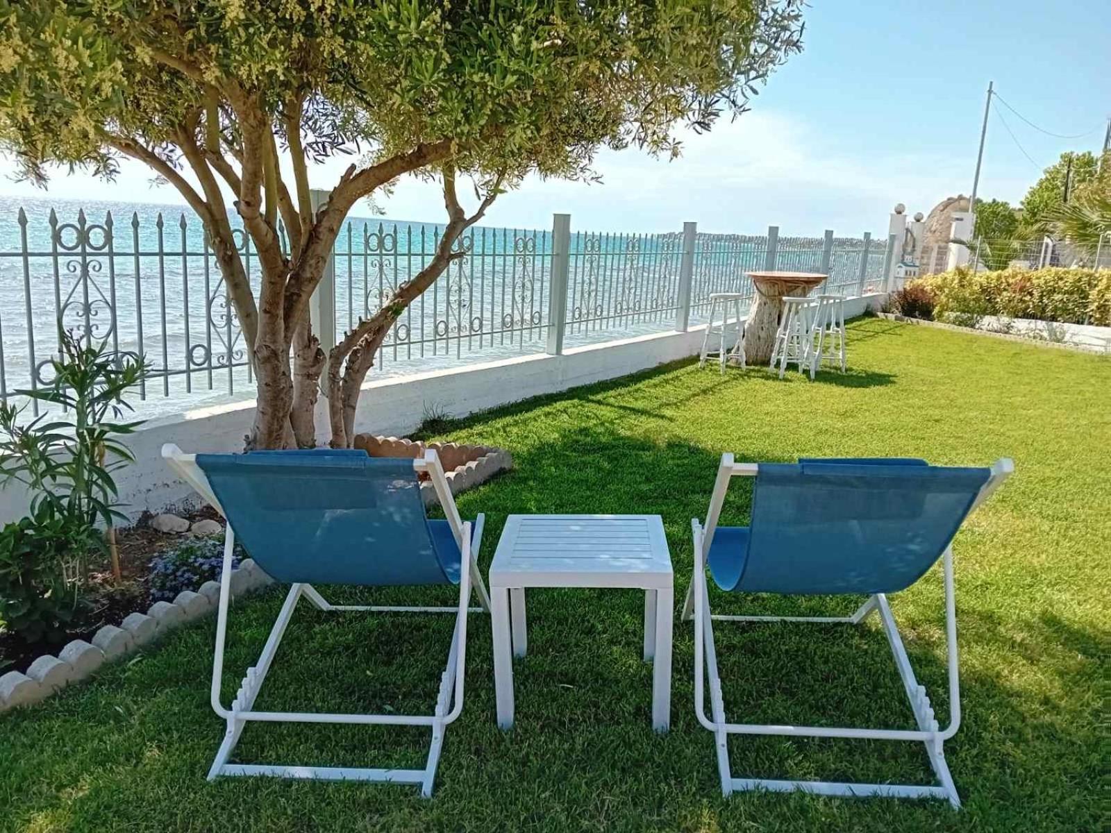 Beachfront Villa Athina Vergia Екстериор снимка